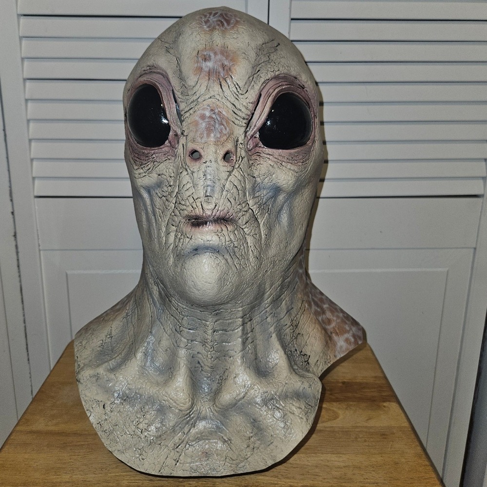 Realistic Alien Latex Mask Full Overhead Extraterrestrial Sci-Fi Costume Grey